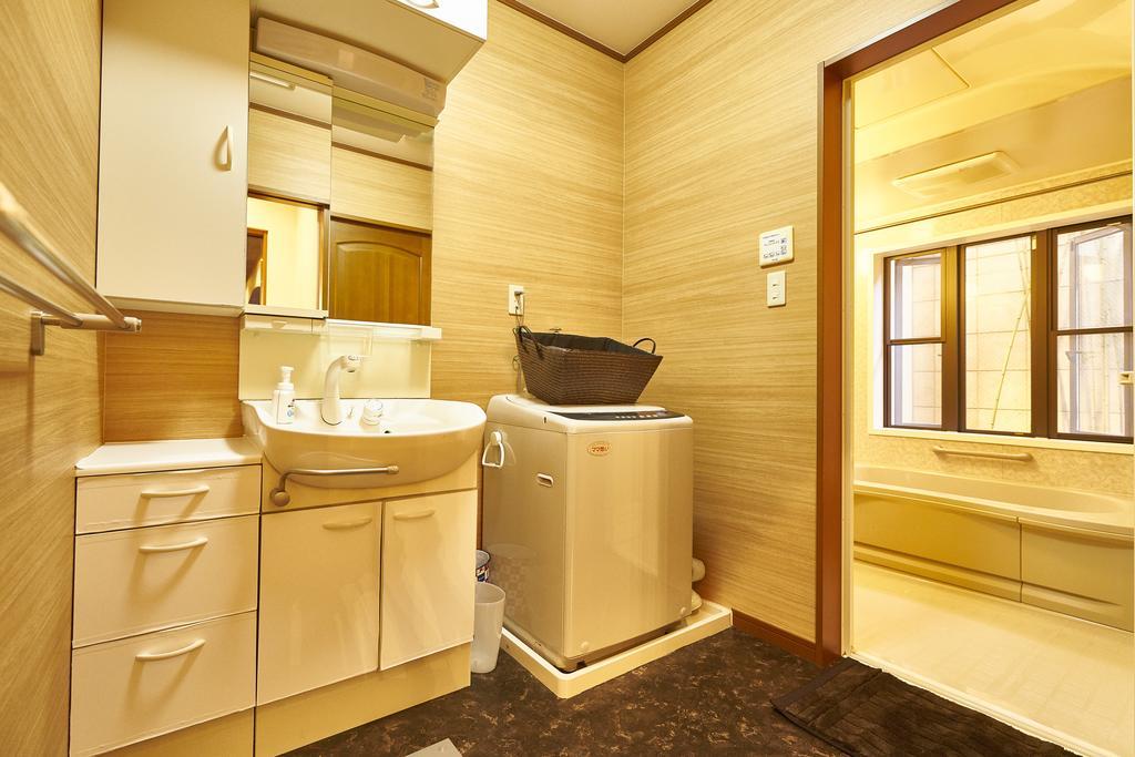 Guesthouse Nijo Fukuro-Tei Киото Экстерьер фото